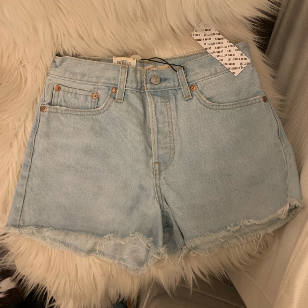 NWT Levi’s Denim high rise Shorts